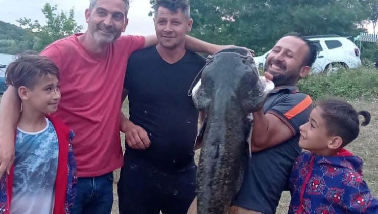 8 yaşında 20 kiloluk balık tutarak rekor kırdı