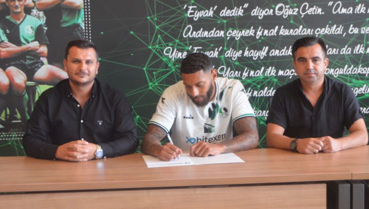 Sakaryaspor, İngiliz futbolcu ile 2 yıllık sözleşme imzaladı