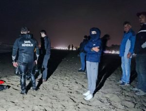 Karadeniz’in hırçınlığını hafife aldılar 1 kişi suda kayboldu