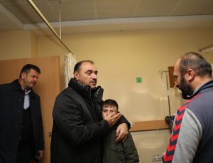 Vali Kaldırım depremden etkilenenleri hastanede ziyaret etti